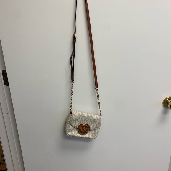 Michael Kors Cream Logo Crossbody Bag with Gold Hardware - Picture 2 of 10